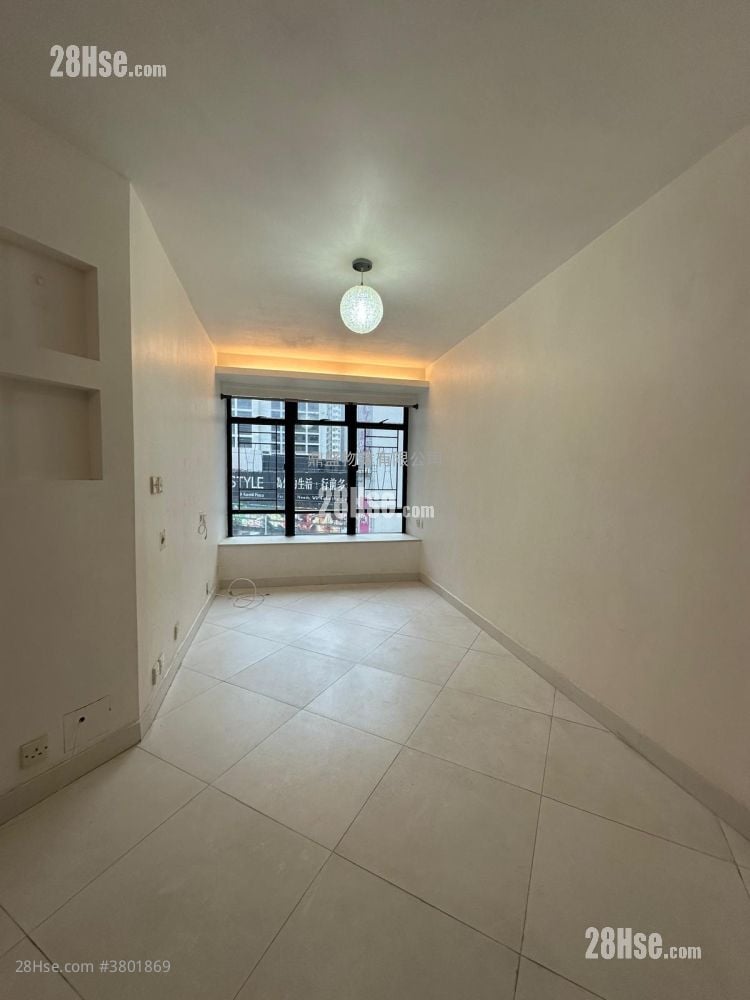 Kornhill Rental 2 Bedrooms , 1 Bathroom 466 ft²