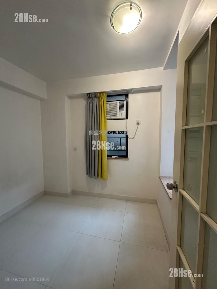 Kornhill Rental 2 Bedrooms , 1 Bathroom 466 ft²