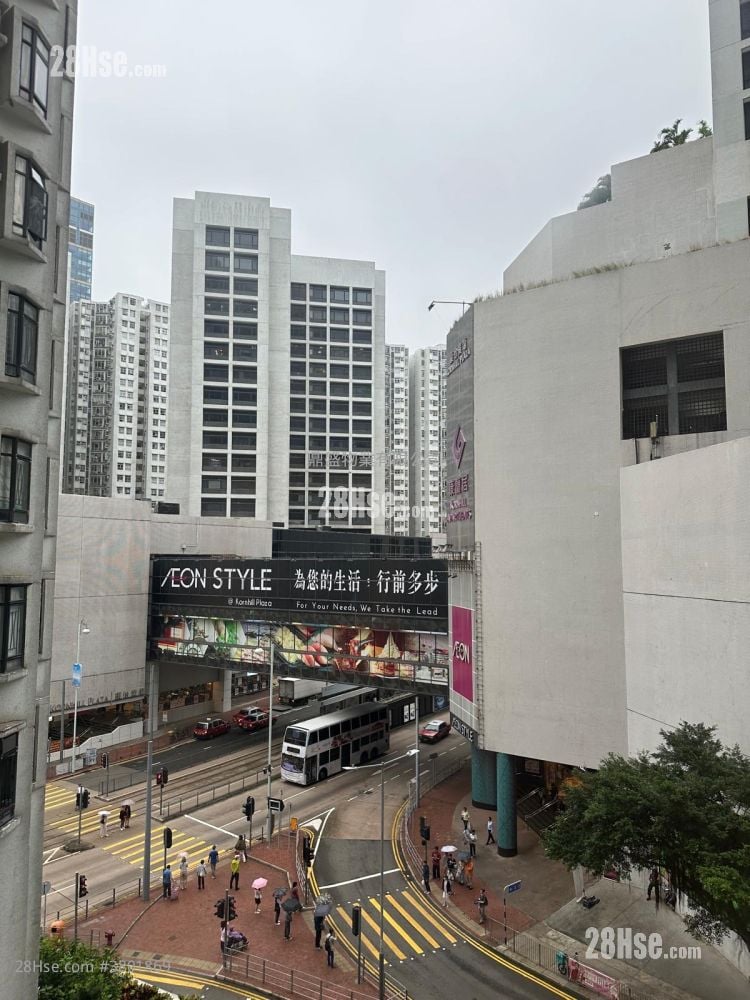 Kornhill Rental 2 Bedrooms , 1 Bathroom 466 ft²