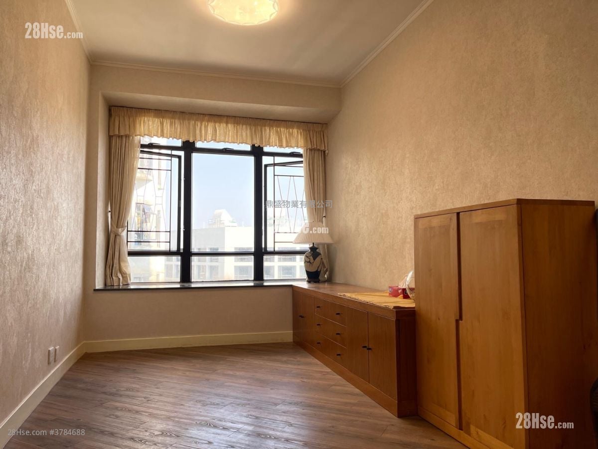 Kornhill Rental 2 Bedrooms , 1 Bathroom 466 ft²