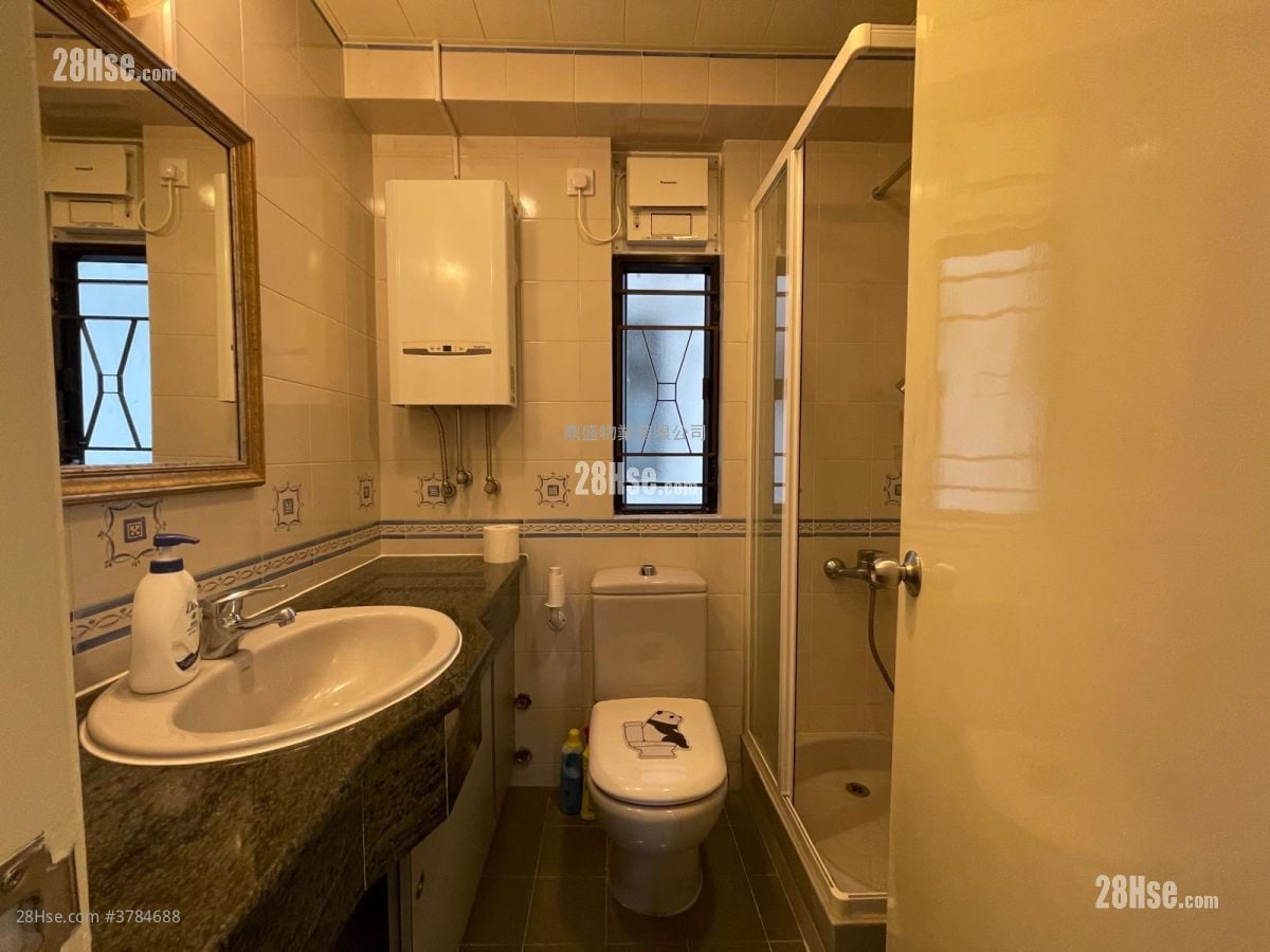 Kornhill Rental 2 Bedrooms , 1 Bathroom 466 ft²