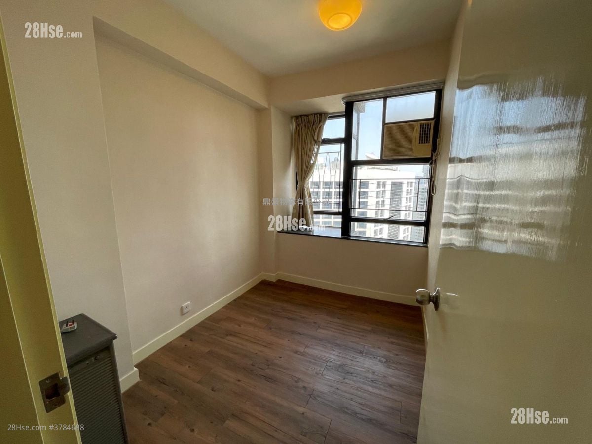 Kornhill Rental 2 Bedrooms , 1 Bathroom 466 ft²