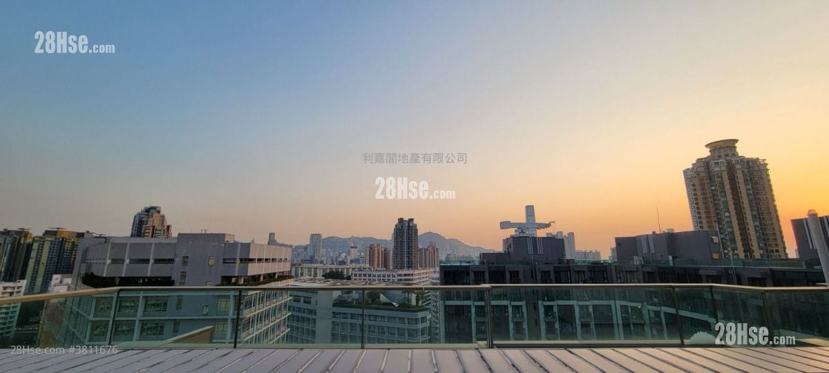 One Homantin Sell 3 Bedrooms , 2 Bathrooms 795 ft²