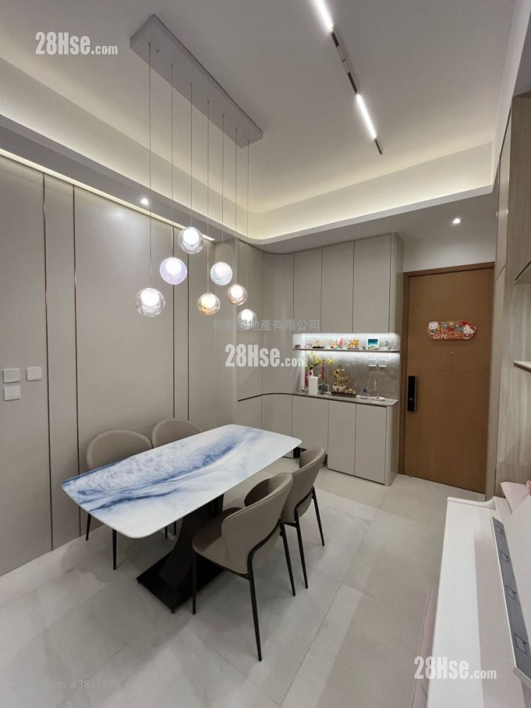 One Homantin Sell 3 Bedrooms , 2 Bathrooms 795 ft²