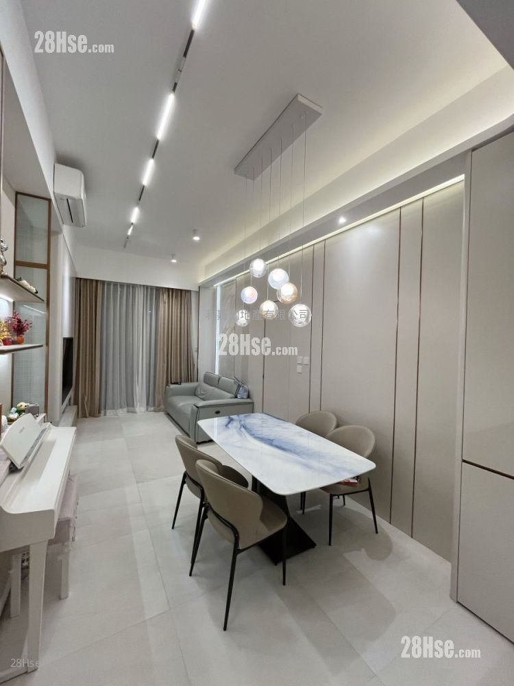 One Homantin Sell 3 Bedrooms , 2 Bathrooms 795 ft²