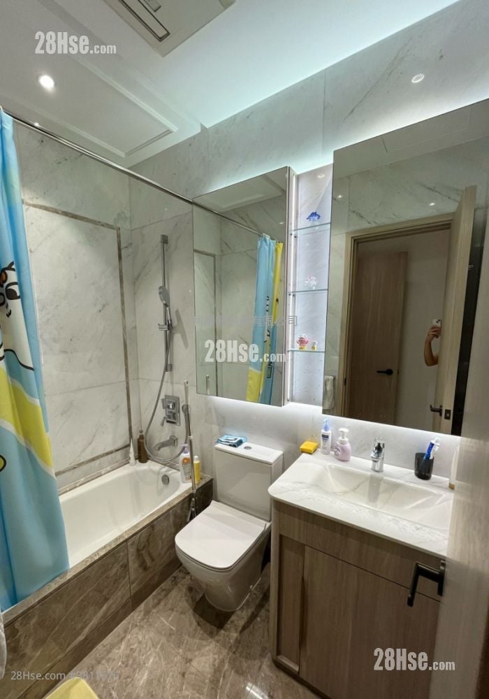 One Homantin Sell 3 Bedrooms , 2 Bathrooms 795 ft²