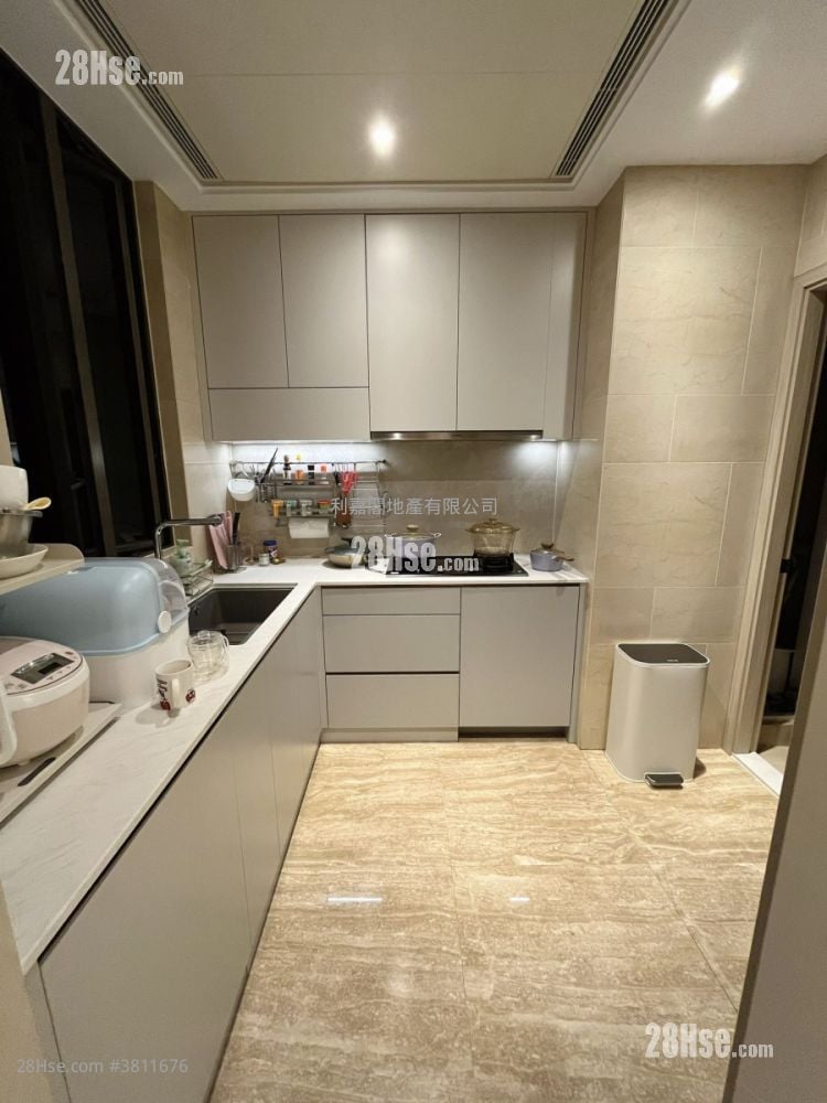 One Homantin Sell 3 Bedrooms , 2 Bathrooms 795 ft²