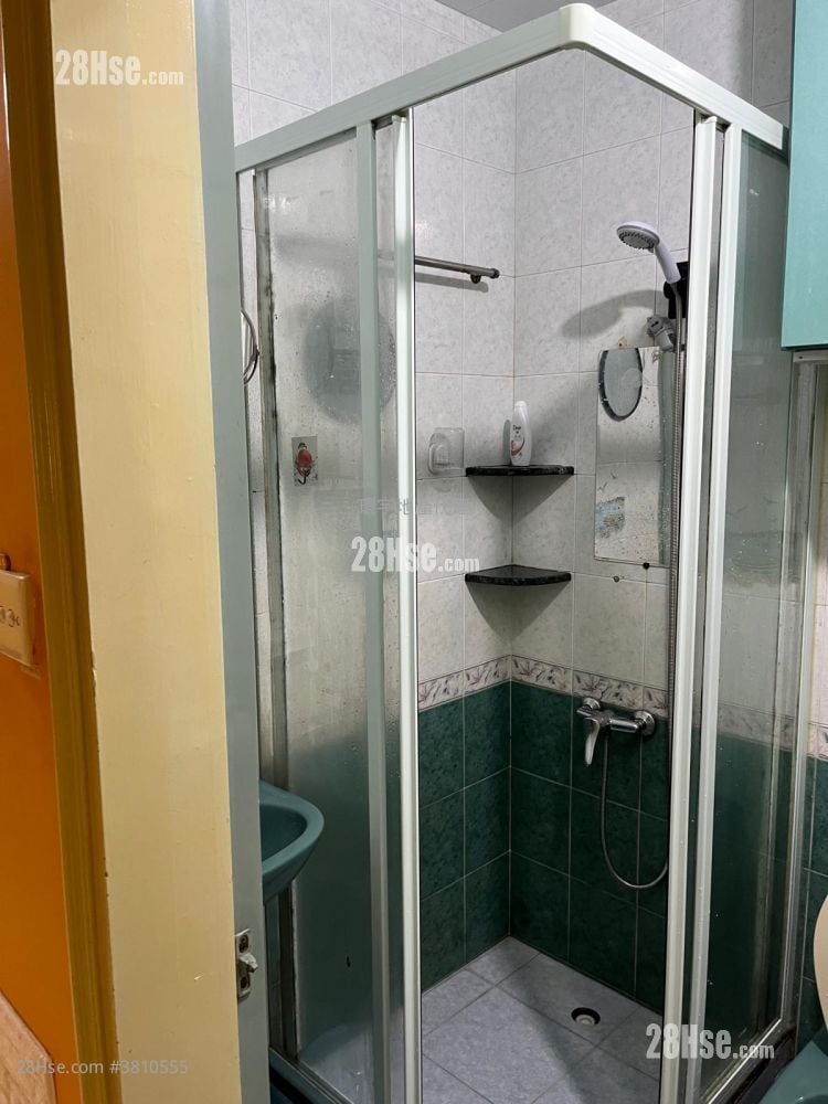 景峰花园 租盘 2 房 , 1 浴室 400 平方尺