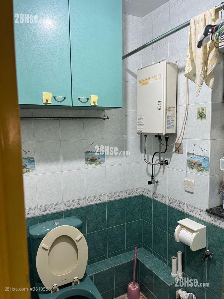 景峰花园 租盘 2 房 , 1 浴室 400 平方尺