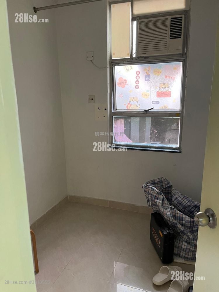 景峰花园 租盘 2 房 , 1 浴室 400 平方尺