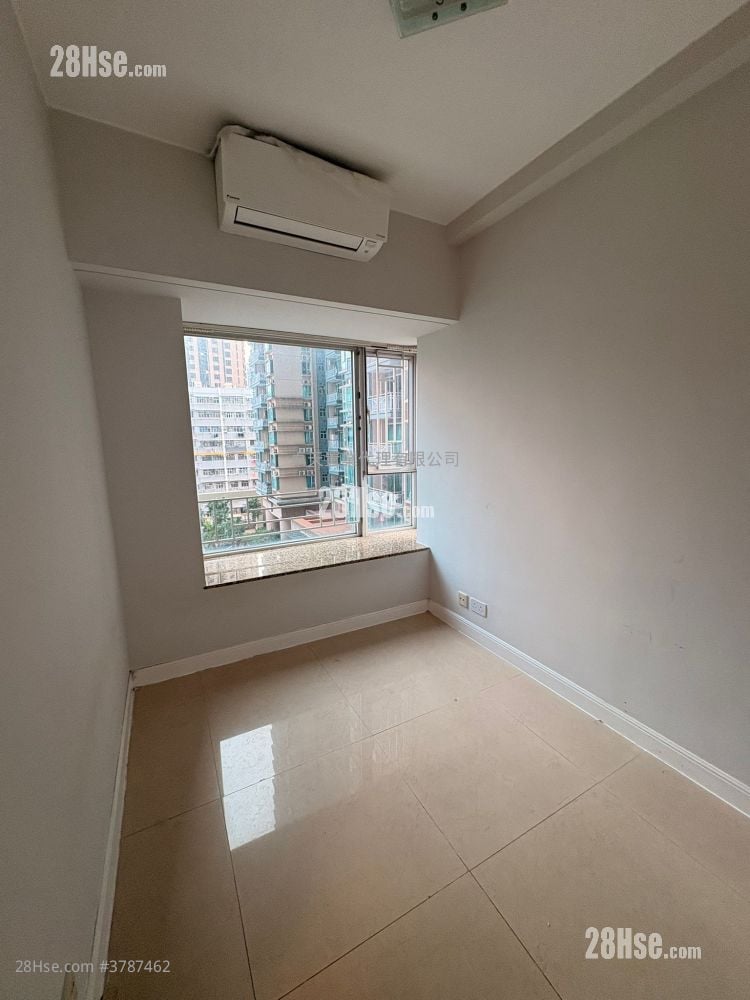 Sky Tower Sell 2 Bedrooms , 1 Bathroom 452 ft²