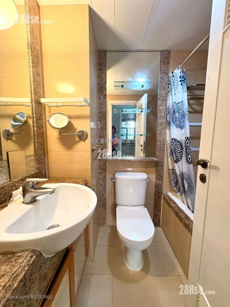 Sky Tower Sell 2 Bedrooms , 1 Bathroom 452 ft²