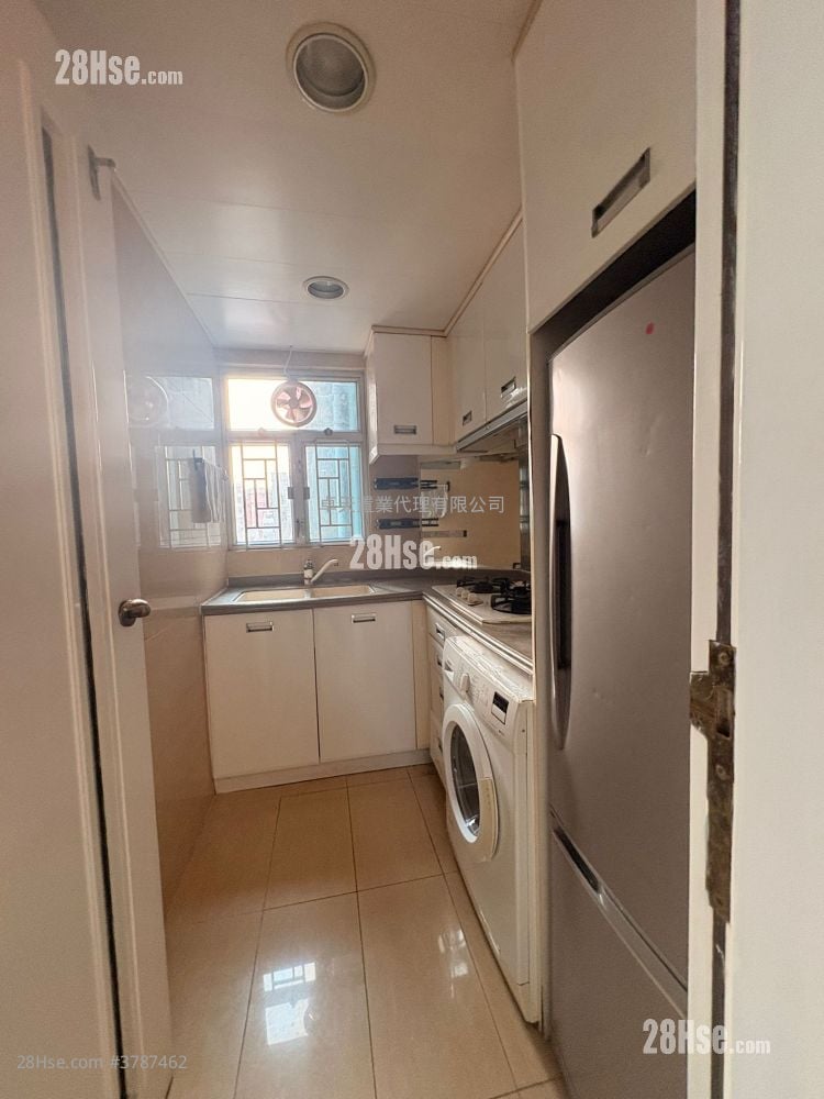 Sky Tower Sell 2 Bedrooms , 1 Bathroom 452 ft²