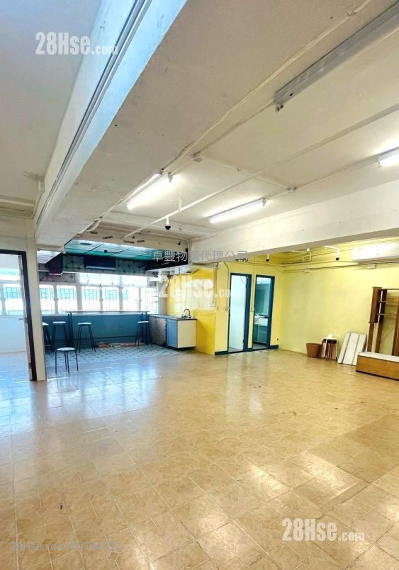 亿利工业中心 租盘 3 房 , 1 厕所 1,350 平方尺