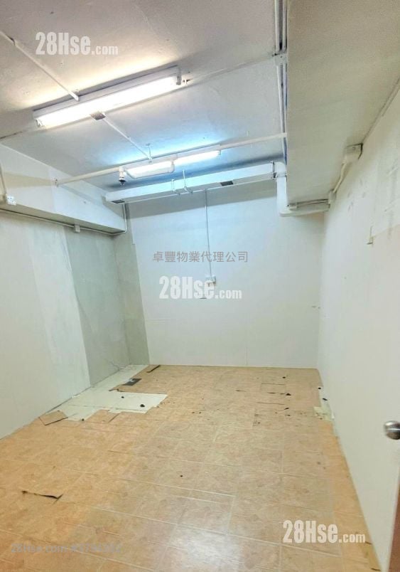 亿利工业中心 租盘 3 房 , 1 厕所 1,350 平方尺