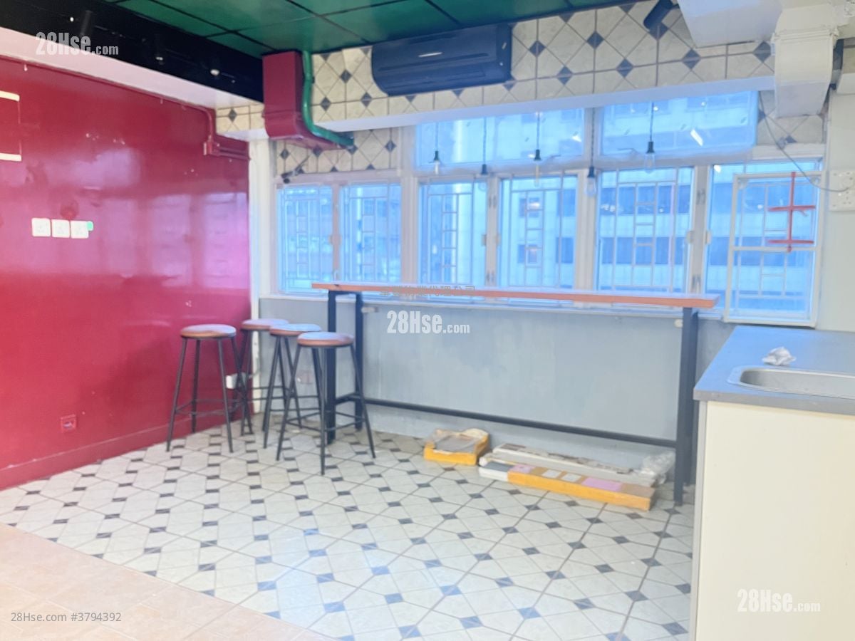 亿利工业中心 租盘 3 房 , 1 厕所 1,350 平方尺