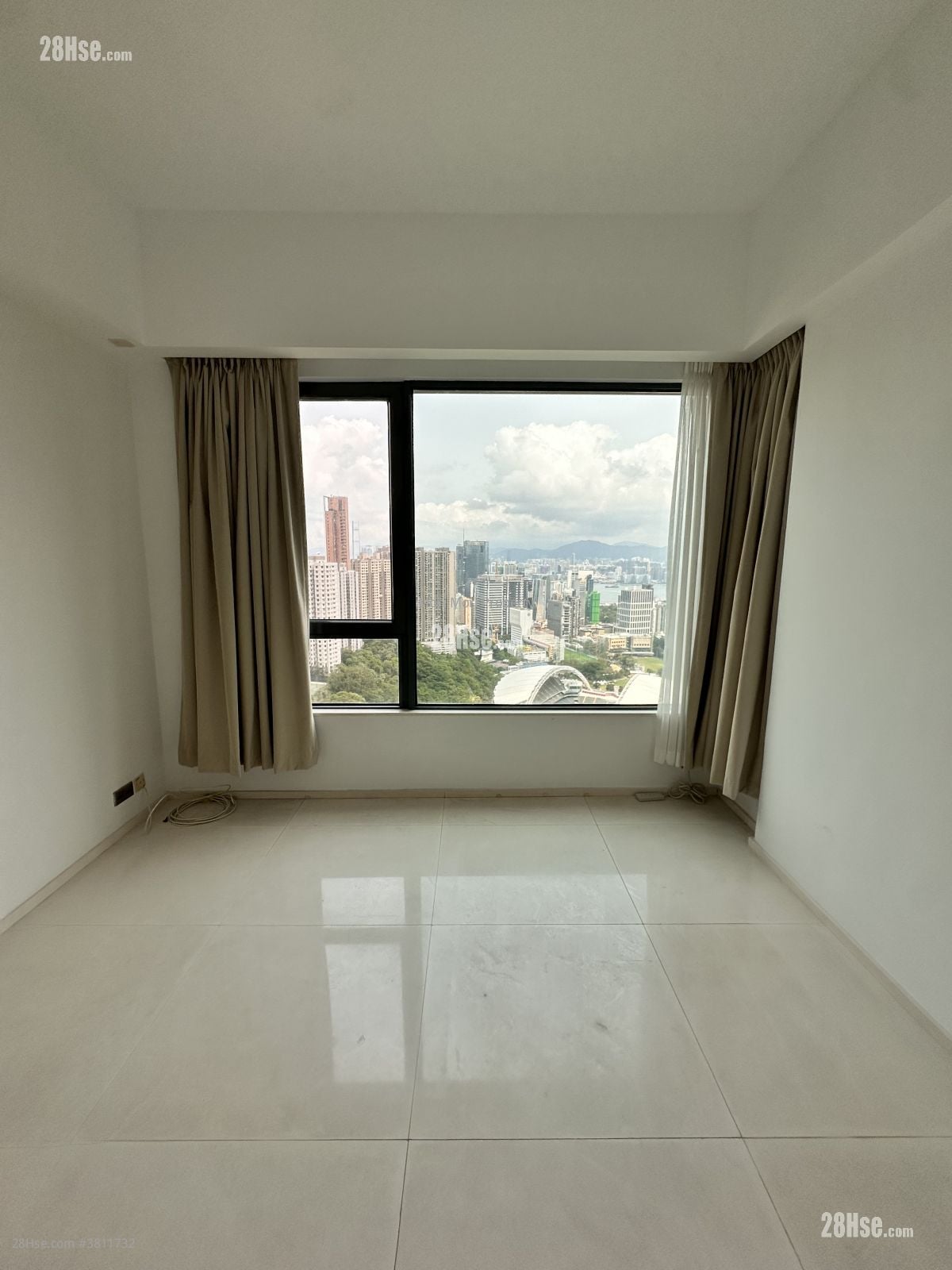 嘉仑台 租盘 3 房 , 2 浴室 1,411 平方尺