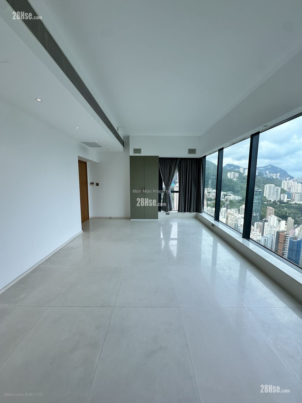 嘉仑台 租盘 3 房 , 2 浴室 1,411 平方尺