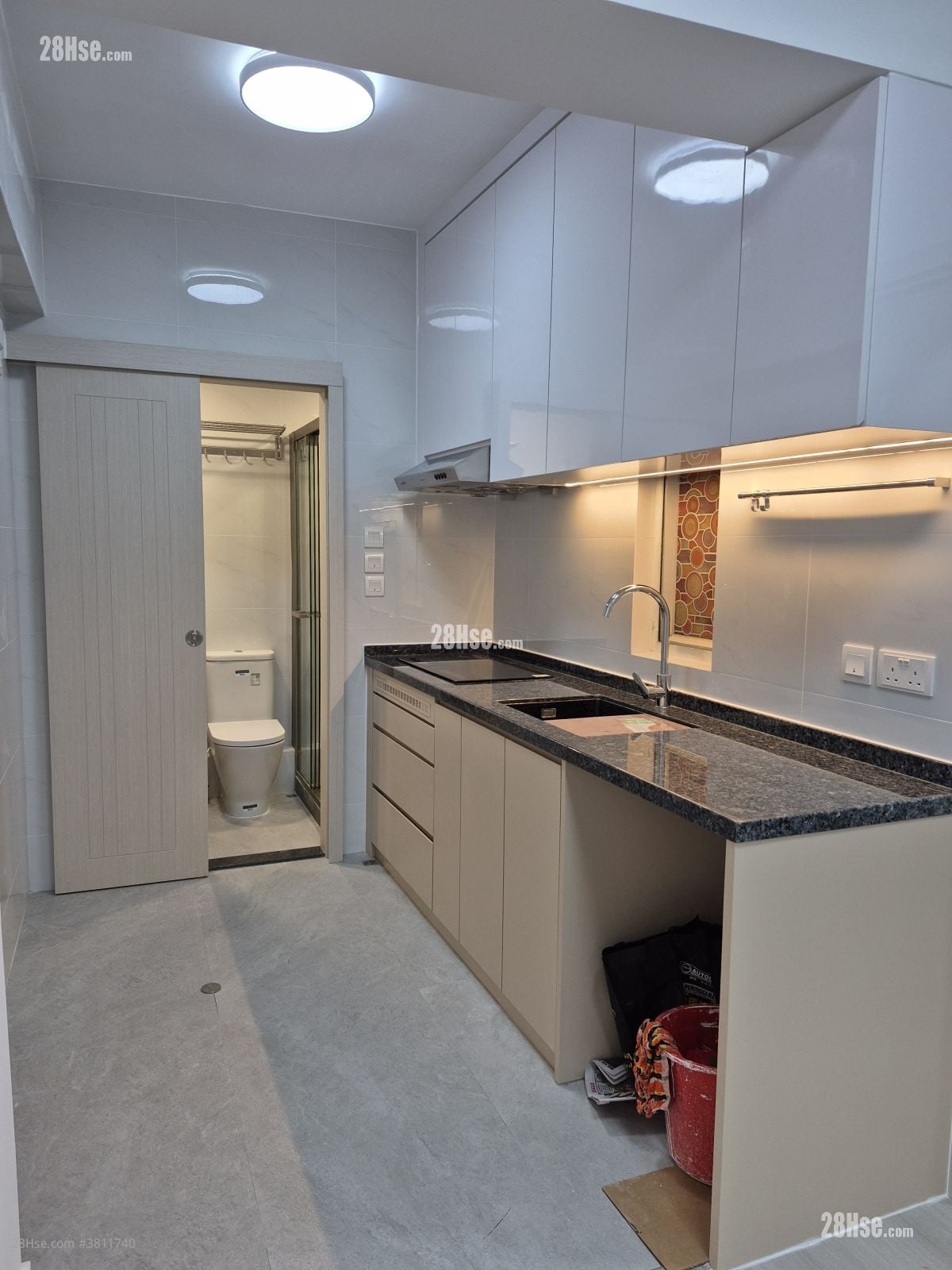 Tak Lee Building Rental 2 Bedrooms , 1 Bathroom 354 ft²