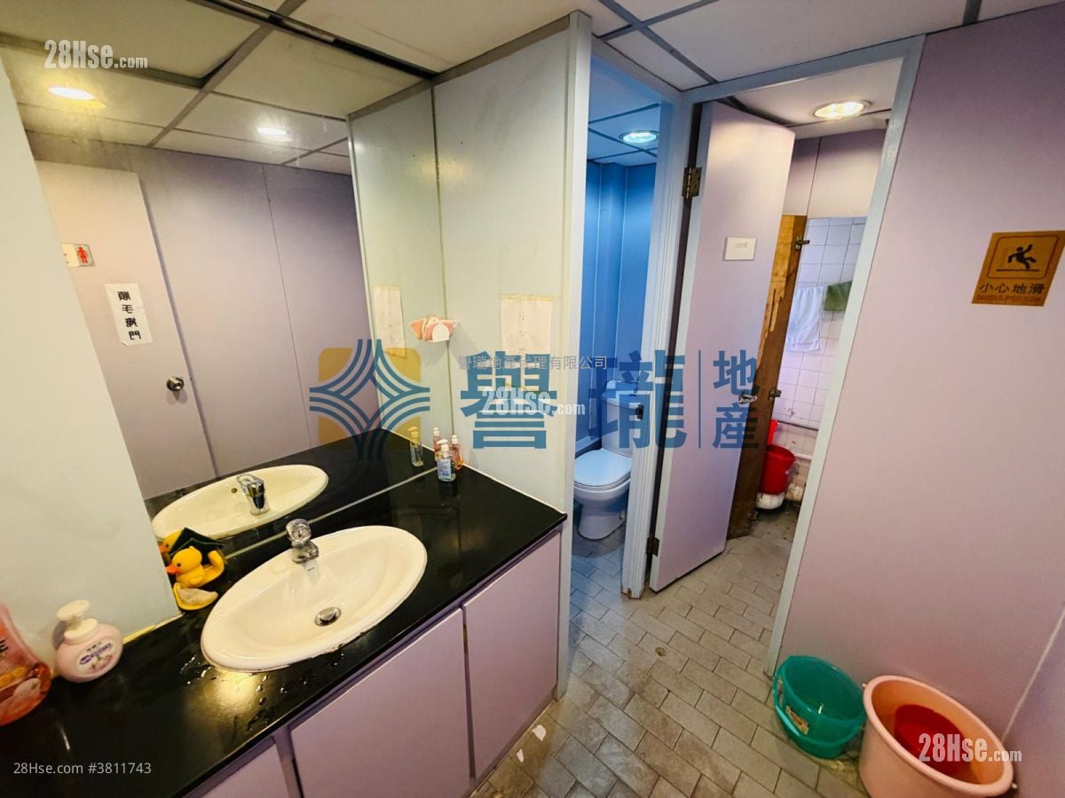 宏达工业中心 租盘 3 房 , 1 厕所