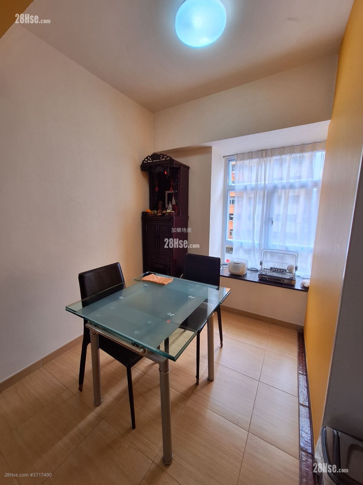 Po Yuen Mansion Sell 3 Bedrooms , 1 Bathroom 471 ft²