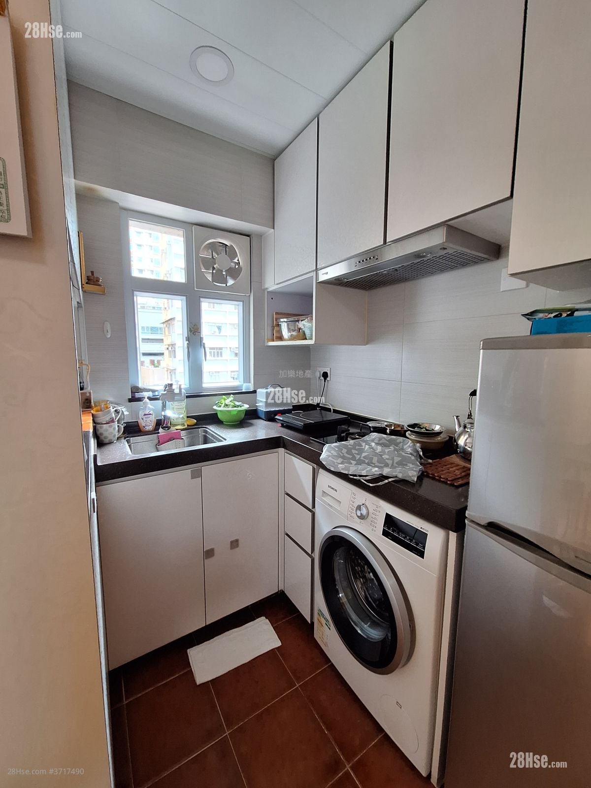 Po Yuen Mansion Sell 3 Bedrooms , 1 Bathroom 471 ft²