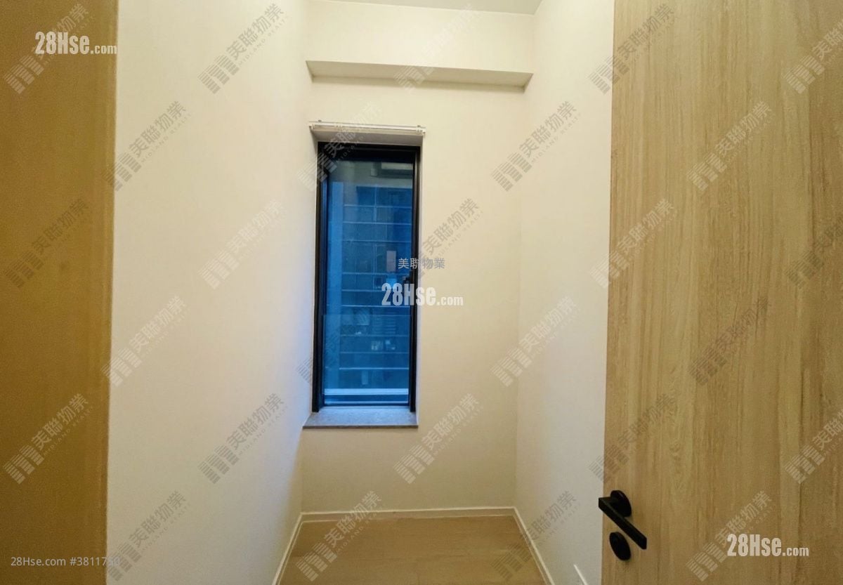 睡房 3: One Innovale 租盘 3 房 , 1 浴室 438 平方尺