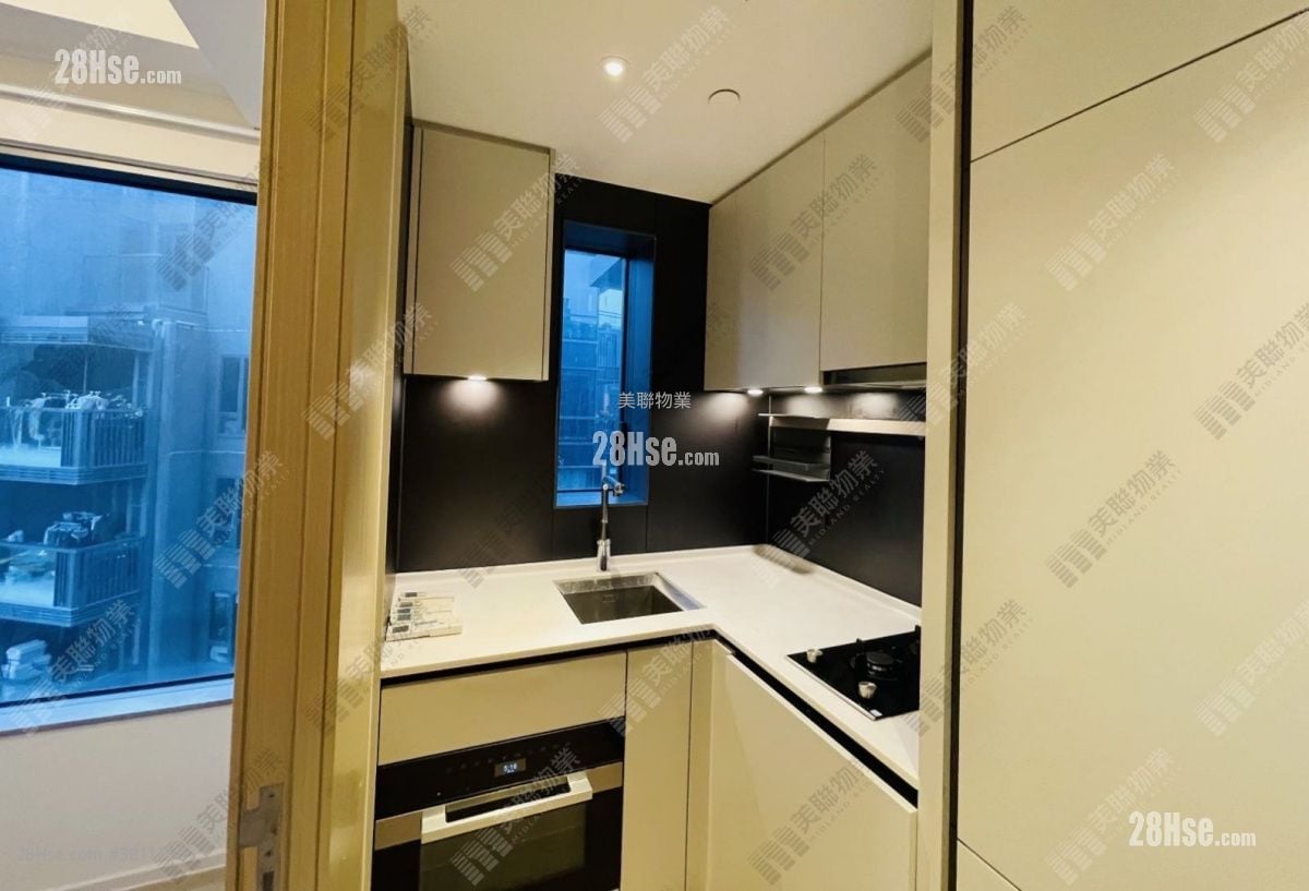 厨房: One Innovale 租盘 3 房 , 1 浴室 438 平方尺