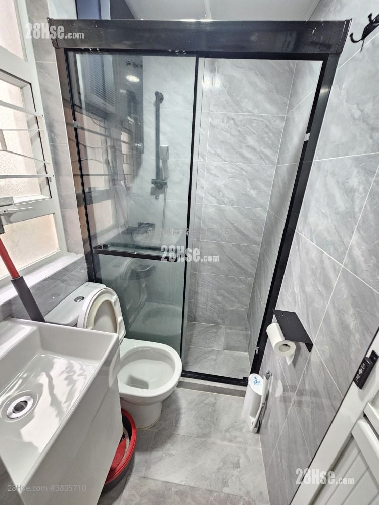 富利来大厦 租盘 1 房 , 1 浴室 225 平方尺