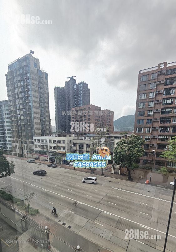 Cristallo Sell 3 Bedrooms , 2 Bathrooms 1,310 ft²