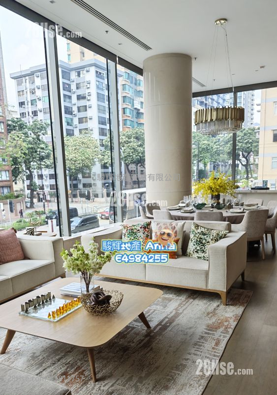 Cristallo Sell 3 Bedrooms , 2 Bathrooms 1,310 ft²