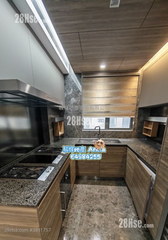 Cristallo Sell 3 Bedrooms , 2 Bathrooms 1,310 ft²