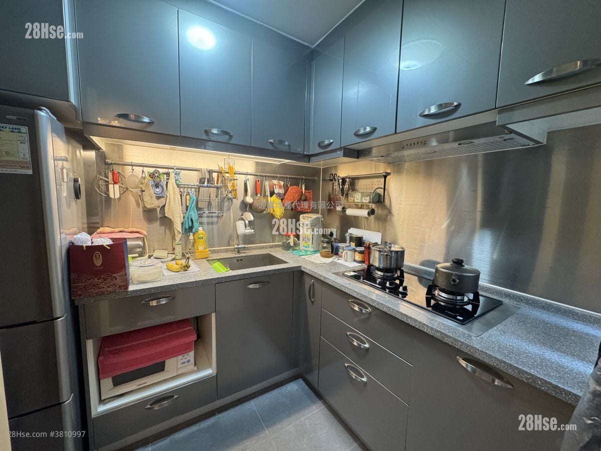 Whampoa Garden Sell 4 Bedrooms , 2 Bathrooms 729 ft²