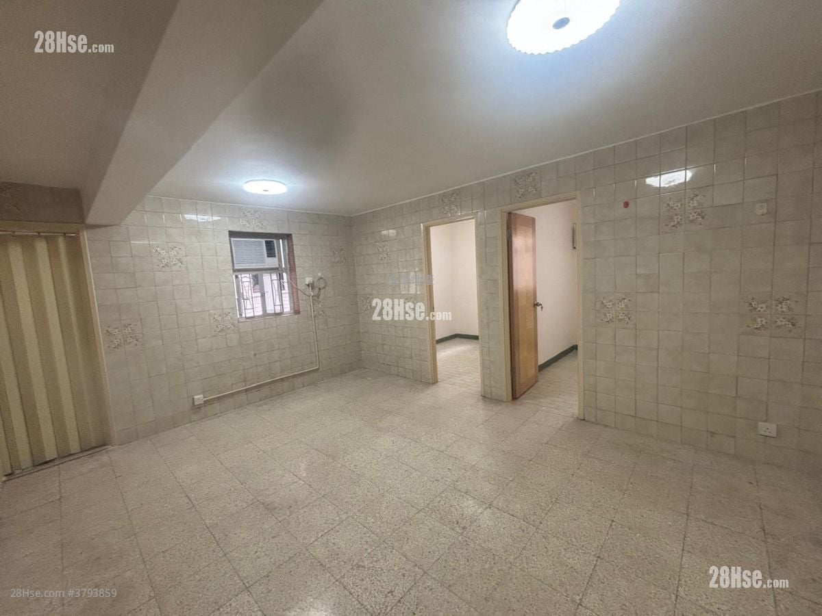 Village Rental 3 Bedrooms , 1 Bathroom 600 ft²