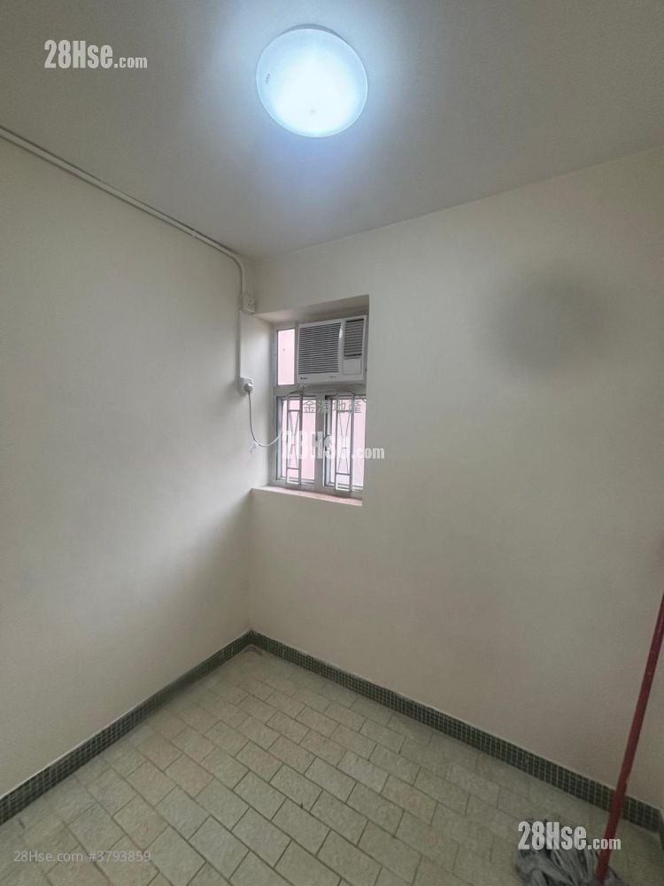 Village Rental 3 Bedrooms , 1 Bathroom 600 ft²