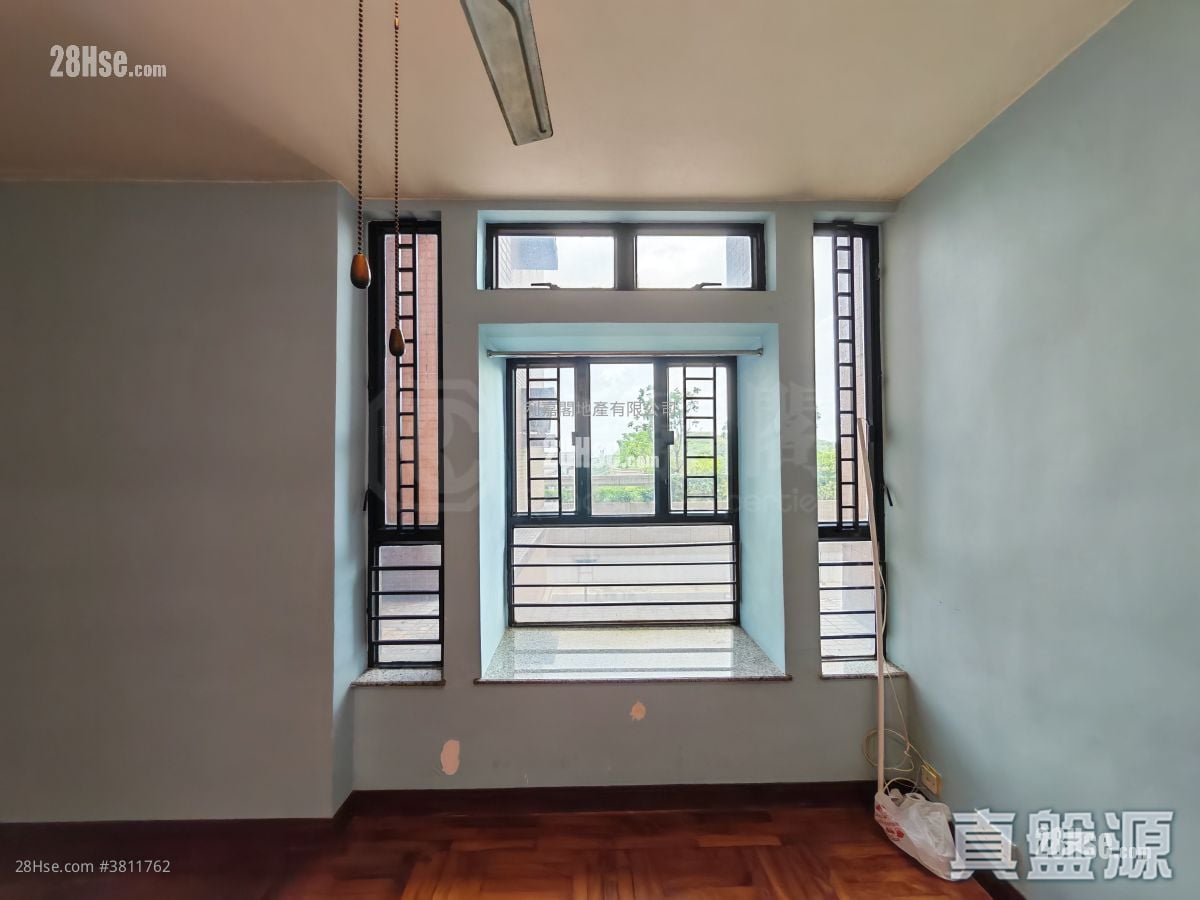 Sun Yuen Long Centre Sell 2 Bedrooms , 1 Bathroom 485 ft²