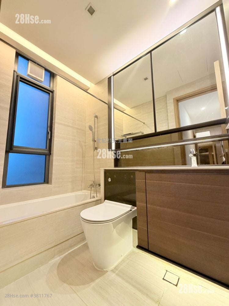 The Bloomsway Sell 4 Bedrooms , 3 Bathrooms 1,259 ft²