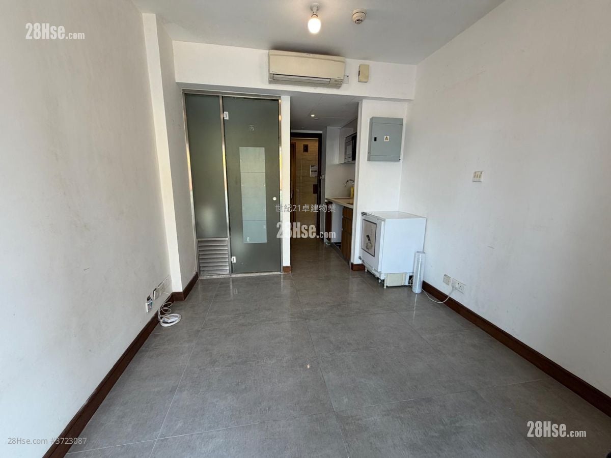 Ava62 Sell Studio , 1 Bathroom 173 ft²