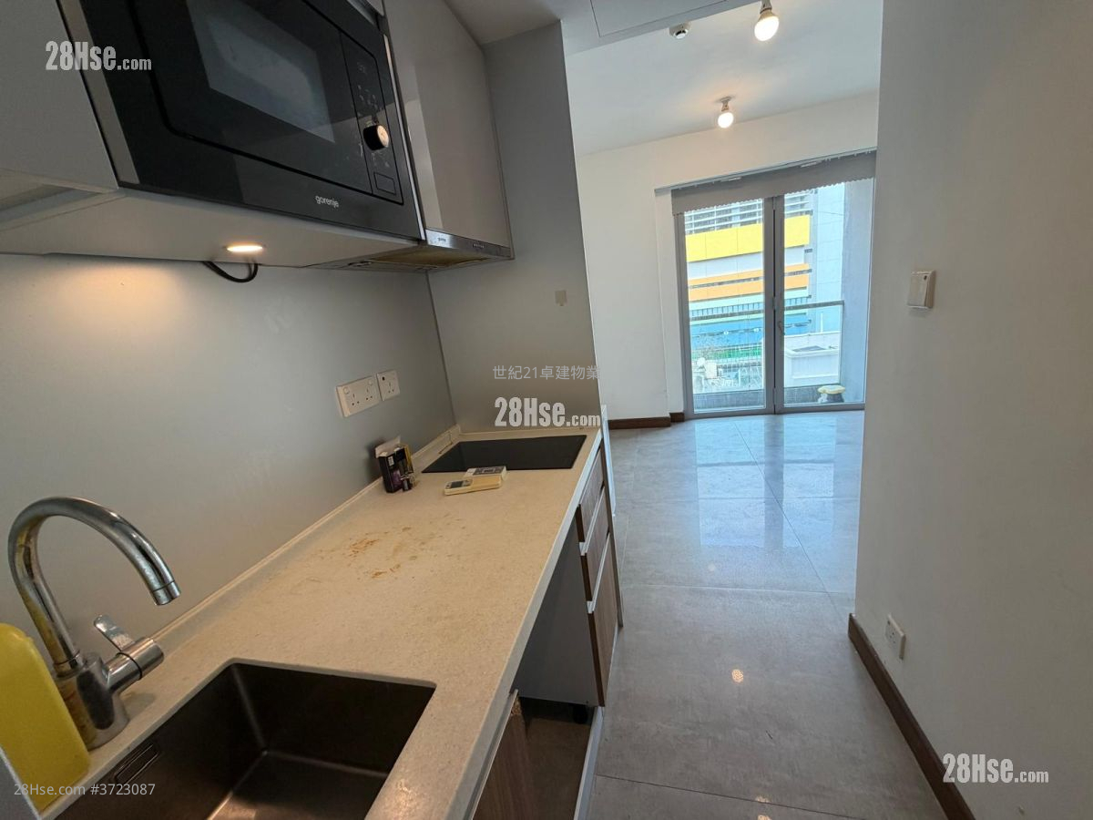 Ava62 Sell Studio , 1 Bathroom 173 ft²