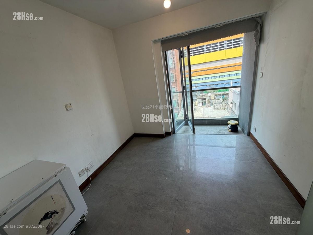 Ava62 Sell Studio , 1 Bathroom 173 ft²