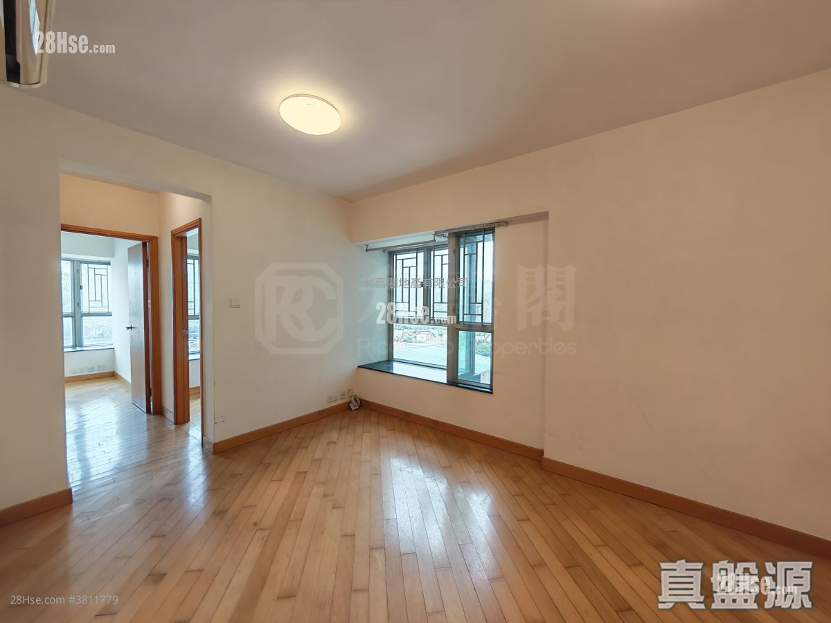 Yoho Town Sell 2 Bedrooms , 1 Bathroom 393 ft²