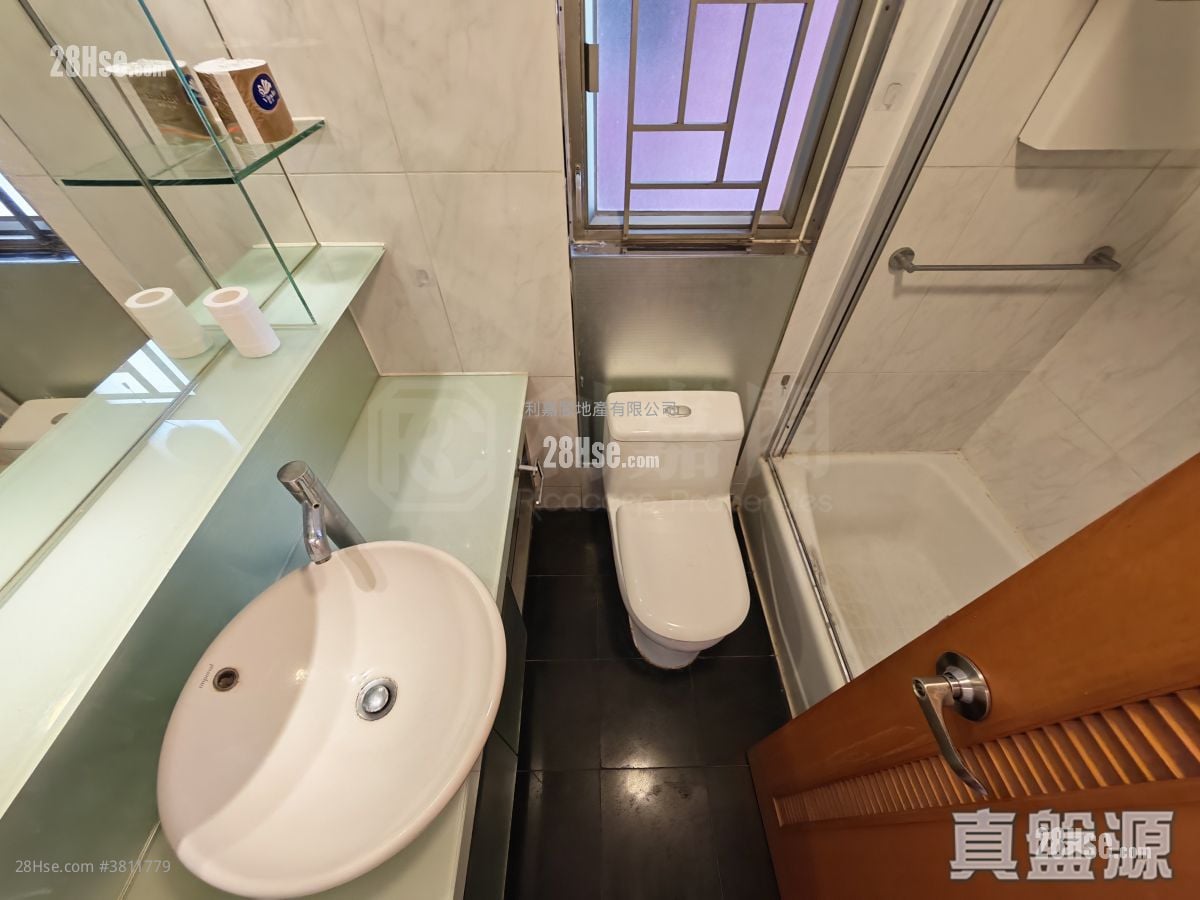 Yoho Town Sell 2 Bedrooms , 1 Bathroom 393 ft²