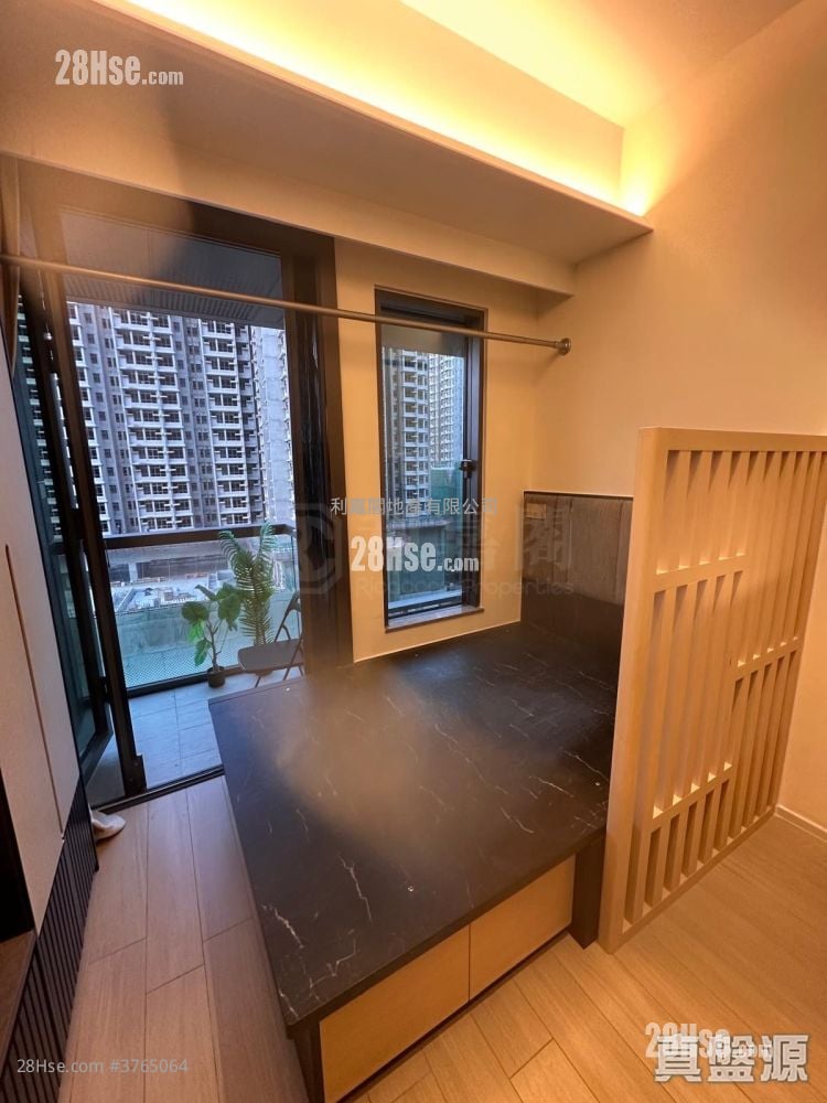 One Innovale Sell 228 ft²