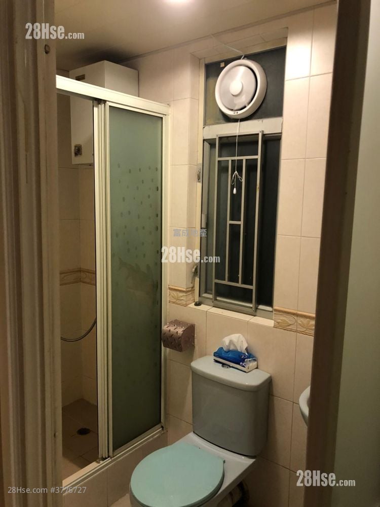 玉龙楼 售盘 2 房 , 1 浴室 300 平方尺