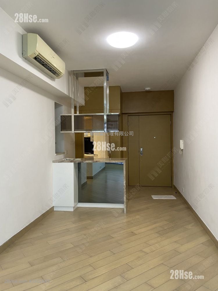 The Wings Rental 3 Bedrooms , 2 Bathrooms 827 ft²