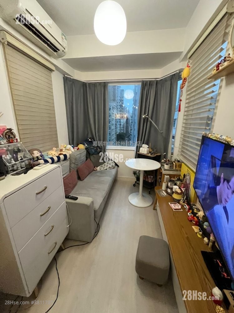 Chi Wing Court Sell 1 Bedroom , 1 Bathroom 245 ft²