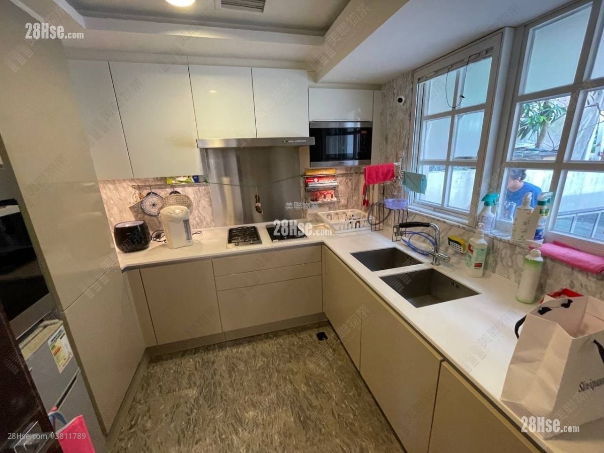 比华利山别墅 售盘 5+ 房 2,072 平方尺