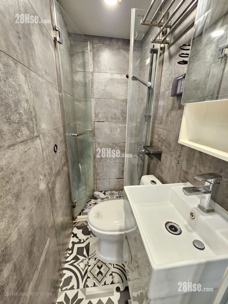 南方大厦 租盘 2 房 , 1 浴室 160 平方尺