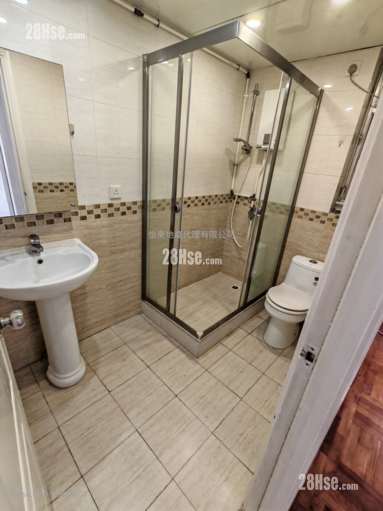 Elizabeth House Rental 2 Bedrooms , 1 Bathroom 536 ft²