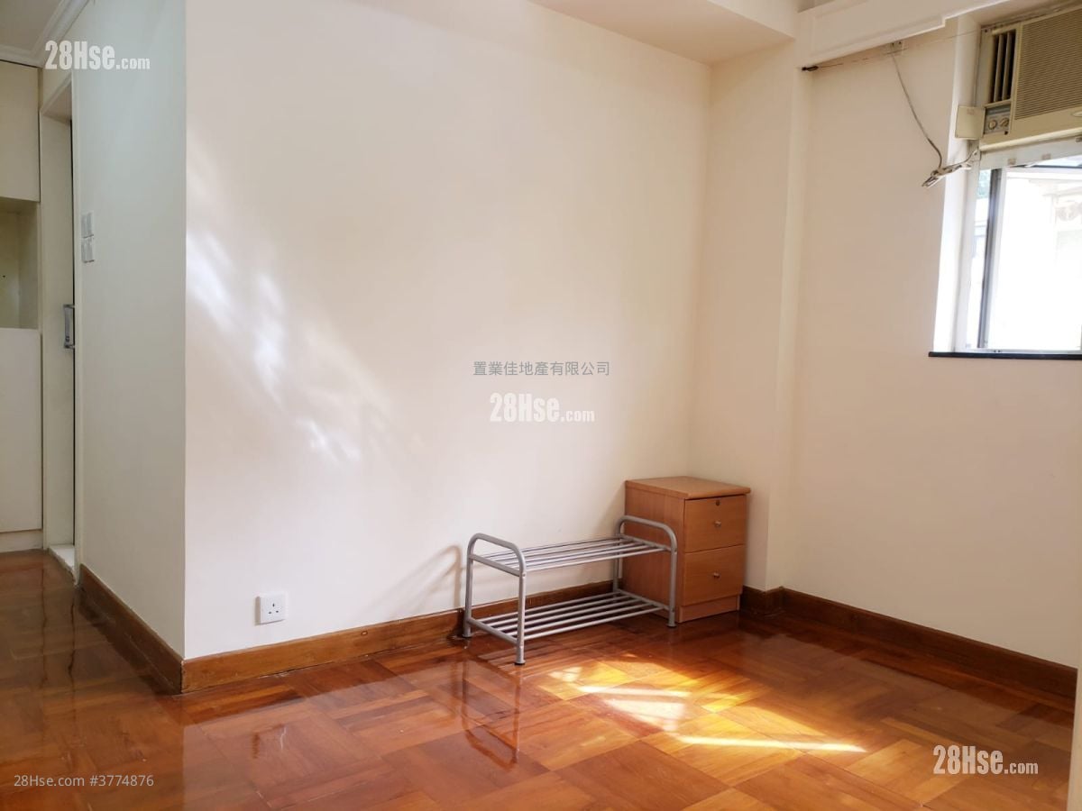 Chinese Mansion Sell 2 Bedrooms , 1 Bathroom 417 ft²